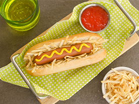 foto de Hot Dogs en una mesa adornada en un evento